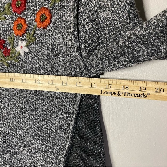 Knox Rose Embroidered Floral sweater Boho Knit Balloon Sleeve Gray red SMALL - Picture 9 of 10